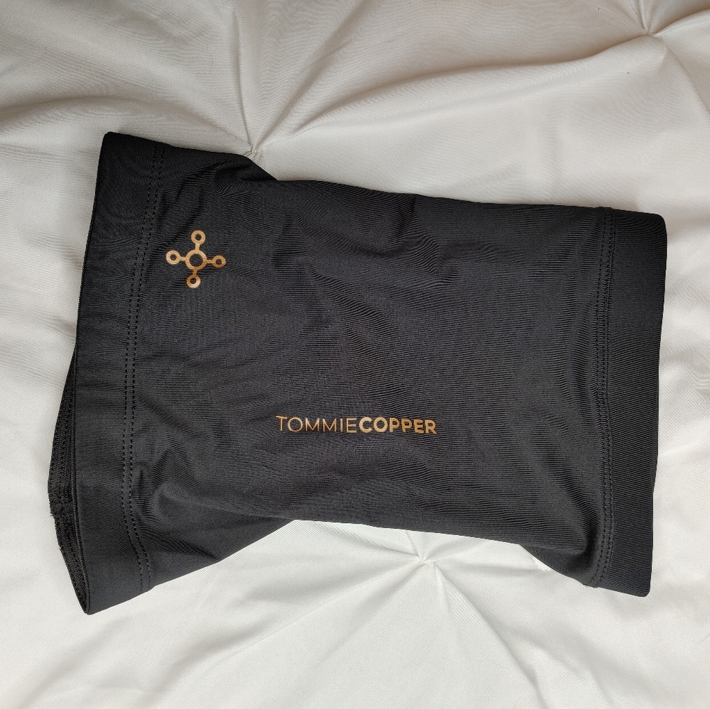 Tommie Copper Unisex COPPER & ZINC INFUSED Compression Knee Sleeve, Black - Picture 4 of 9